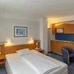 Ramada By Wyndham Hannover Messe فندق لاتزن