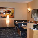 Ramada By Wyndham Hannover Messe لاتزن