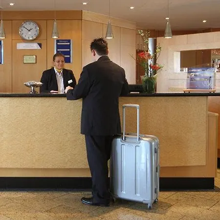 ホテル Ramada By Wyndham Hannover Messe ラッツェン