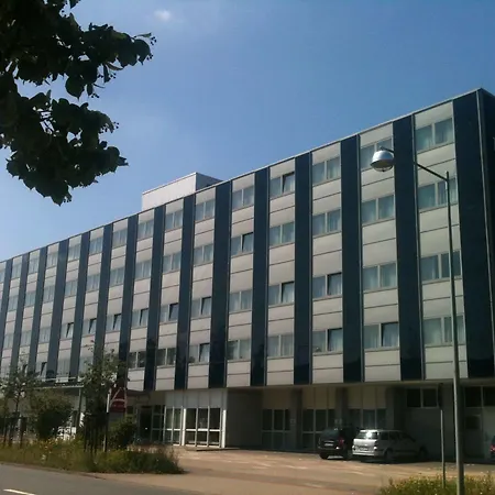 Ramada By Wyndham Hannover Messe Отель