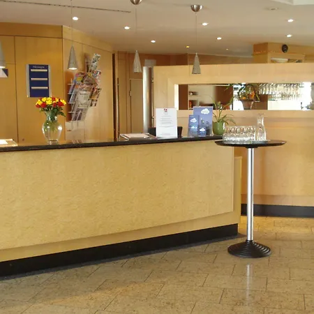 Ramada By Wyndham Hannover Messe Латцен
