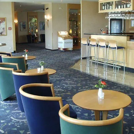 Ramada By Wyndham Hannover Messe Отель Латцен