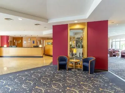 Ramada By Wyndham Hannover Messe Отель Латцен