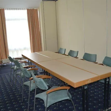 Отель Ramada By Wyndham Hannover Messe Латцен