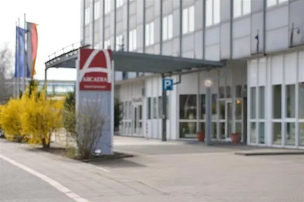 Ramada By Wyndham Hannover Messe Отель 3*