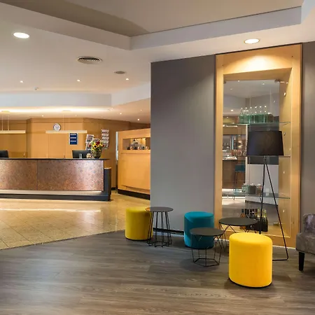 Отель Ramada By Wyndham Hannover Messe Латцен