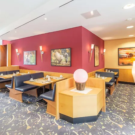 Ramada By Wyndham Hannover Messe Отель Латцен