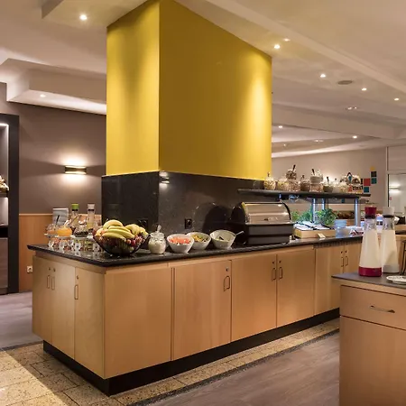 Ramada By Wyndham Hannover Messe Hotel 3*