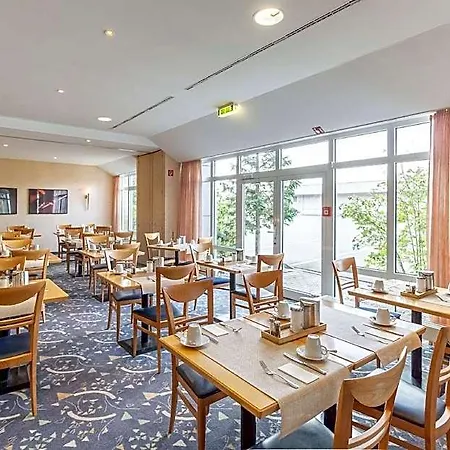 Ramada By Wyndham Hannover Messe 호텔 3*