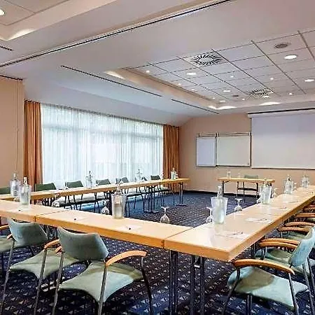 호텔 Ramada By Wyndham Hannover Messe 랏젠