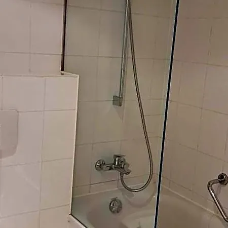 Ramada By Wyndham Hannover Messe 3* 랏젠