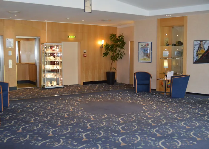 Ramada By Wyndham Hannover Messe Hotel Laatzen