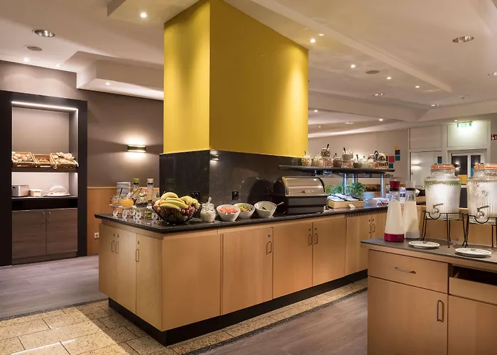 Ramada By Wyndham Hannover Messe Hotel 3*