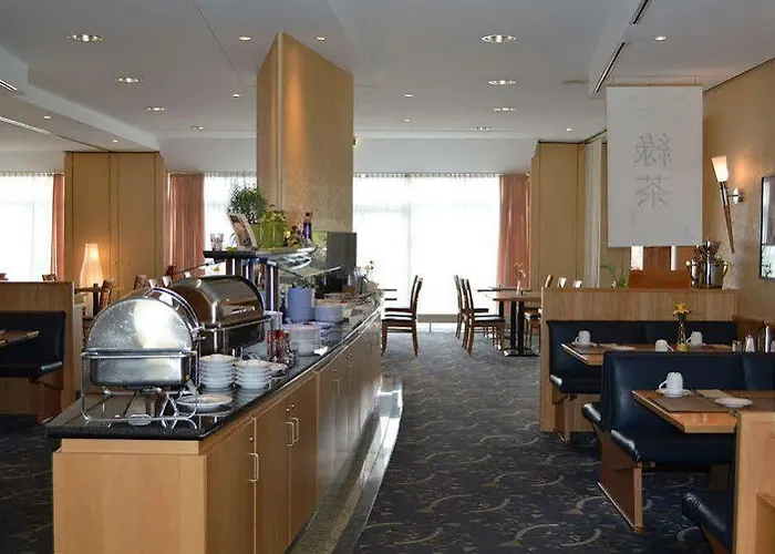 Ramada By Wyndham Hannover Messe Hotel 3*