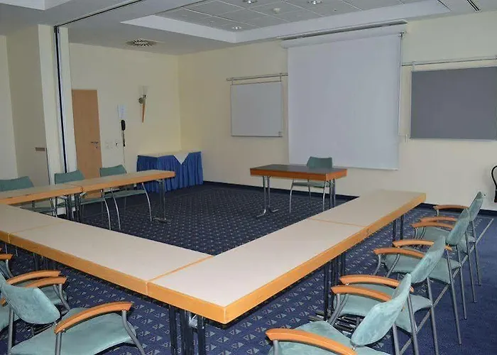 Отель Ramada By Wyndham Hannover Messe 3*